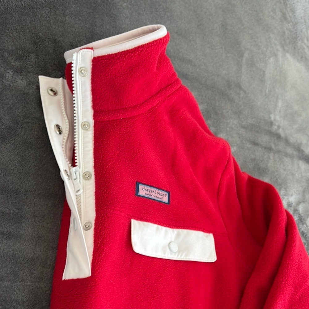 Vineyard Vines - Picture 3 of 5